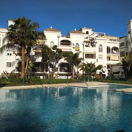 Apartamento Con Piscina Y Terraza Junto A La Playa Apartment *