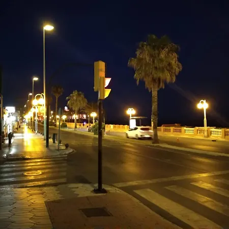 Apartamento Con Piscina Y Terraza Junto A La Playa